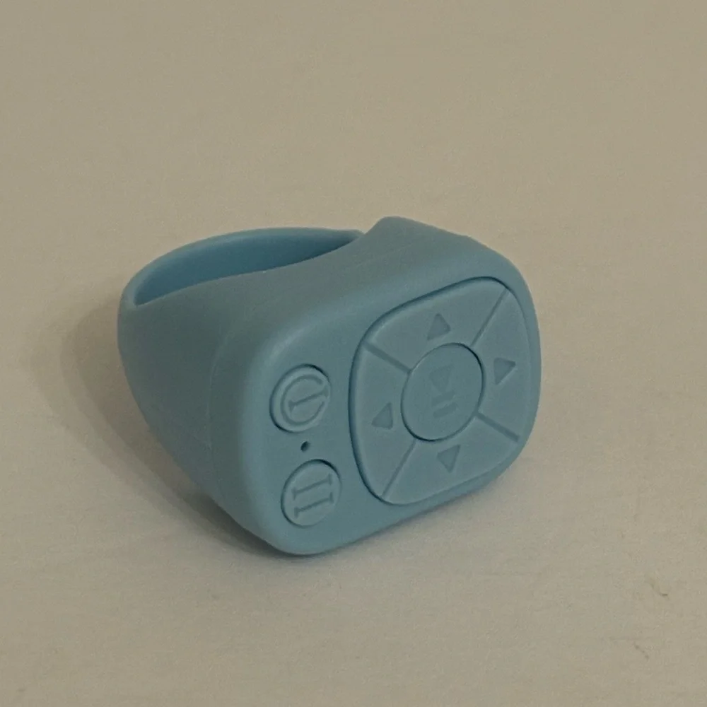 Yibaocom NWT Scrolling Ring Page Turner For iPhone iPad Android Light Blue OS